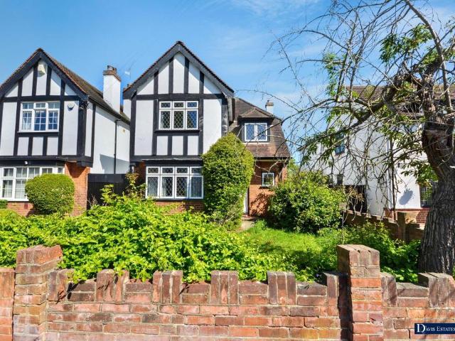 House for sale in Gidea Park, Greater London