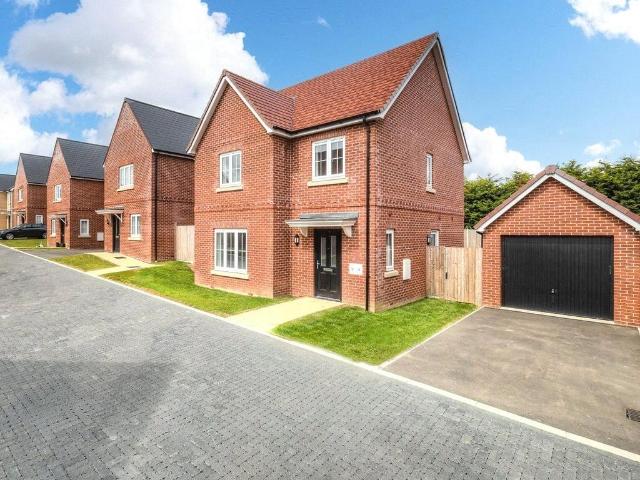 House for sale in Elmstead, Dale Hill
