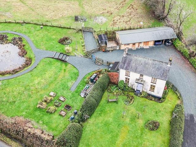 House for sale in Llanfyllin, Pen-y-garnedd