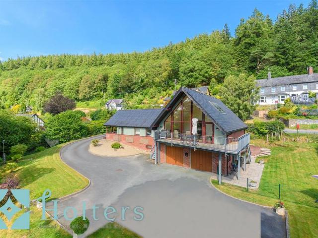 House for sale in Llanidloes, Wales