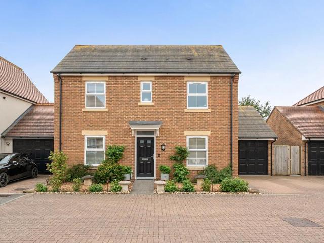 House for sale in Littlecote, West Sussex