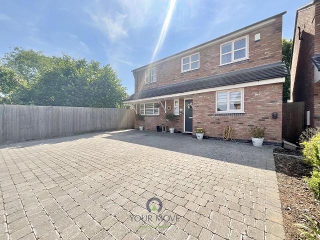 House for sale in Bromsgrove, Worcestershire