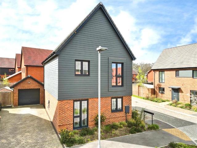 House for sale in Buckler's Park, Crowthorne