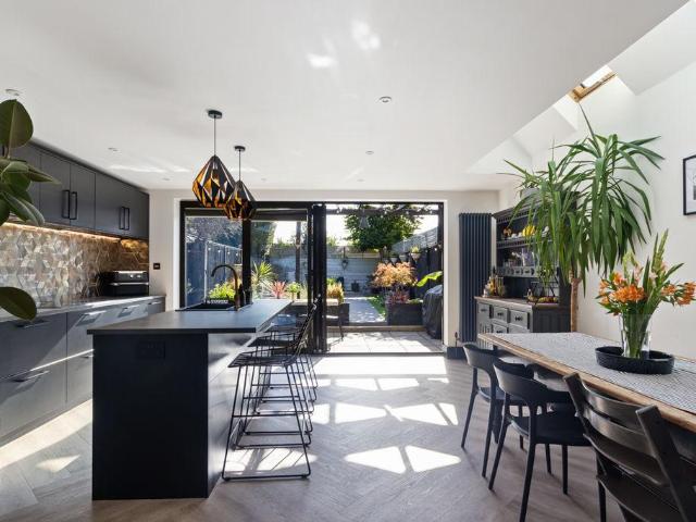 House for sale in Chichester, Littlecote