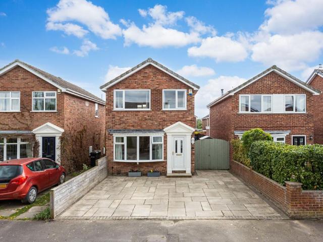 House for sale in High Field, York