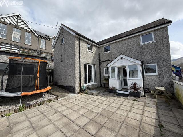 House for sale in Bethesda, Wales