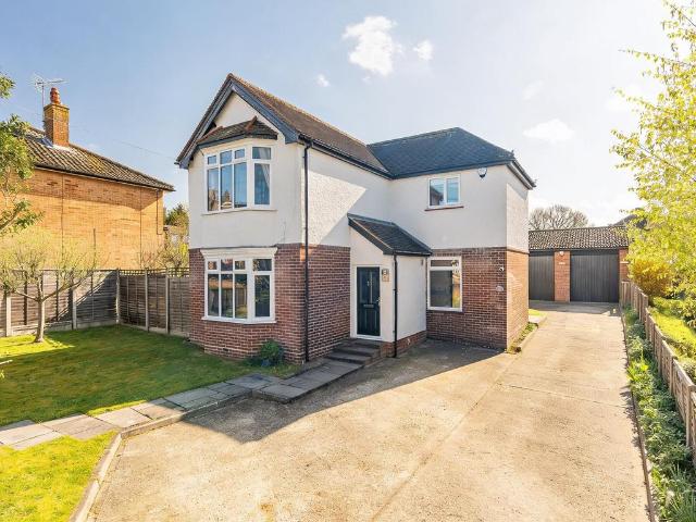 House for sale in Kings Hill, Colliers End