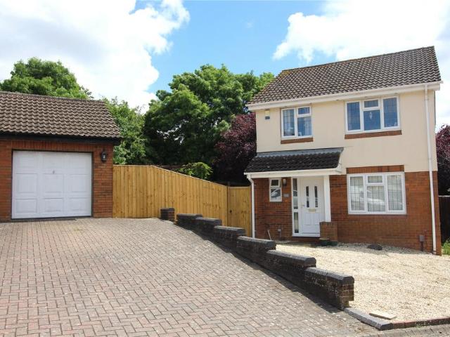 House for sale in Woodhall Park, Rodbourne