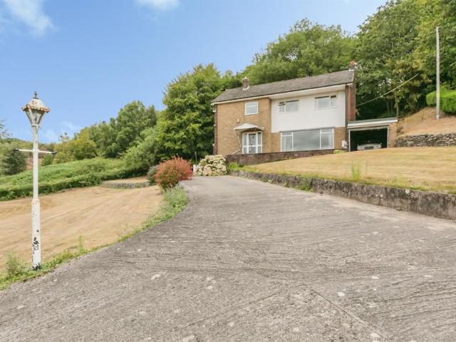 House for sale in Cheadle, Kingsley Moor