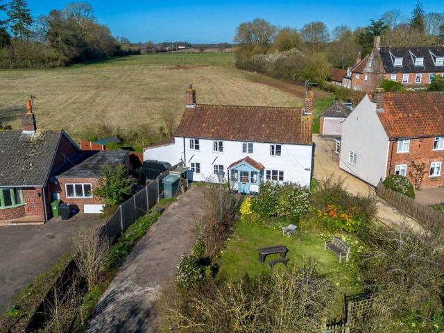 House for sale in Stibbard, Comers
