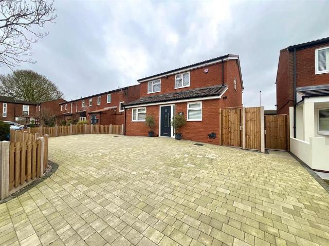 House for sale in Symonds Green, Shephall