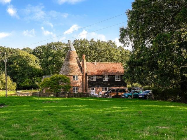 House for sale in The Leacon, Ashford