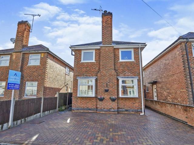 House for sale in Crewton, East Midlands