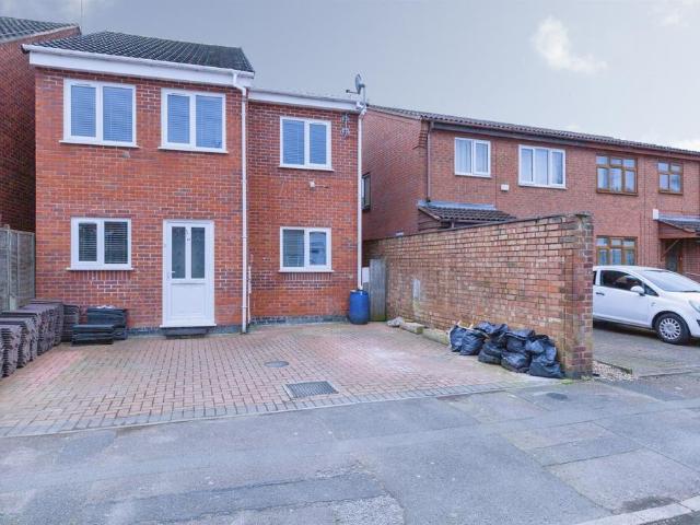 House for sale in Aylestone Park, Old Wharf