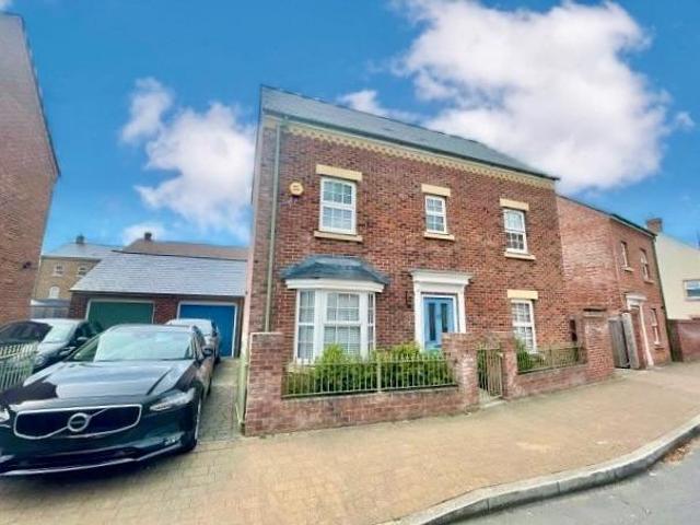 House for sale in East Wichel, Rodbourne