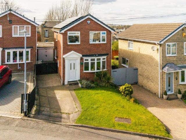 House for sale in Drighlington, Adwalton