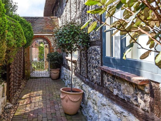 House for sale in Horsham, West Sussex