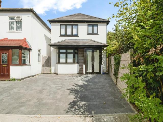 House for sale in Rainham, Greater London