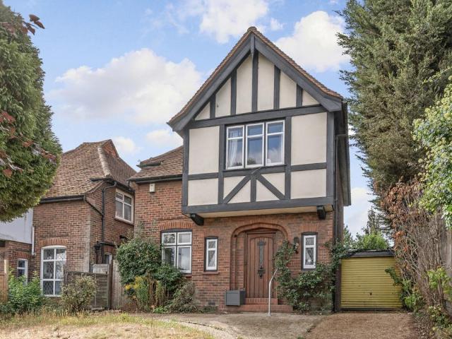 House for sale in Royal Borough of Kingston upon Thames, Greater London