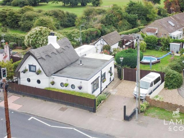 House for sale in Dale Hill, Essex