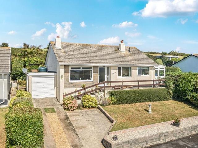 Bungalow for sale in Strode, Devon