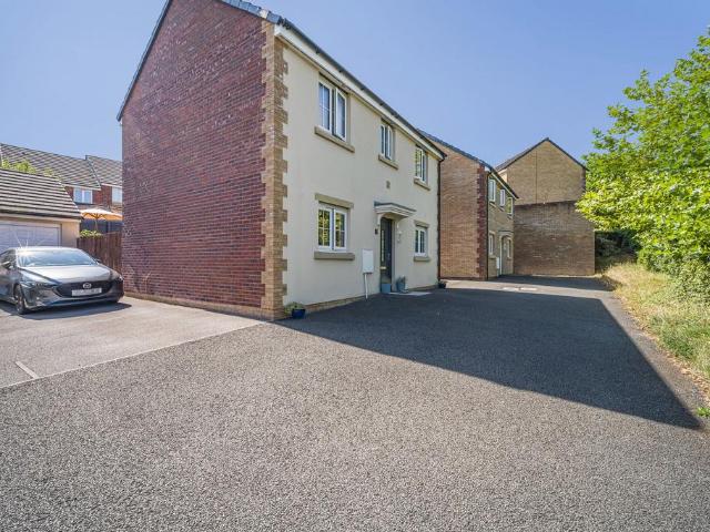 House for sale in Broadlands, Wales
