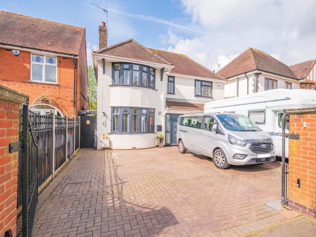 House for sale in Desborough