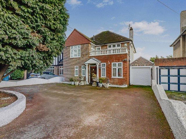 House for sale in Little Stanmore, Greater London