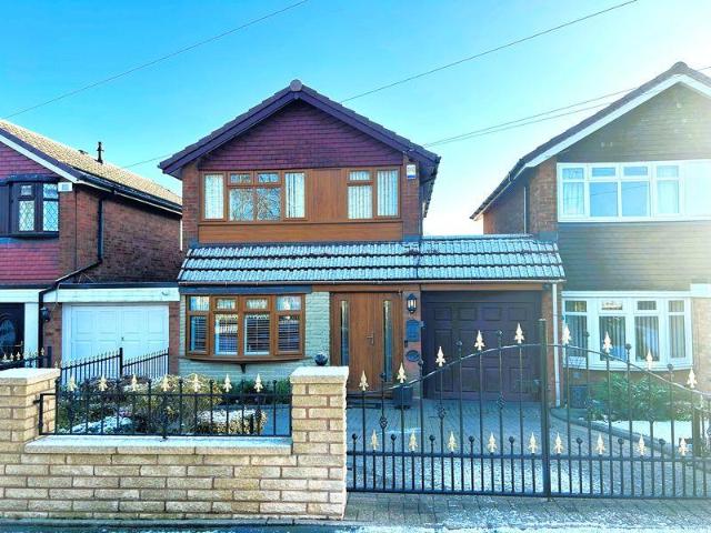 House for sale in Brownhills West, West Midlands