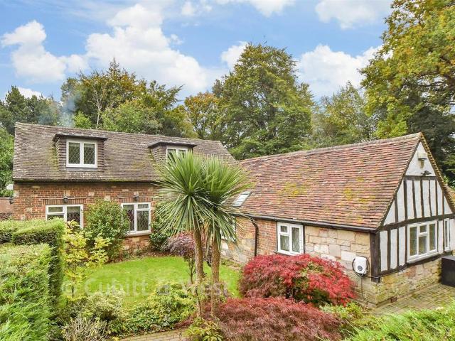 House for sale in Ashplats, Perryfields