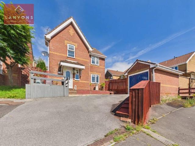 House for sale in Tonyrefail, Coedely