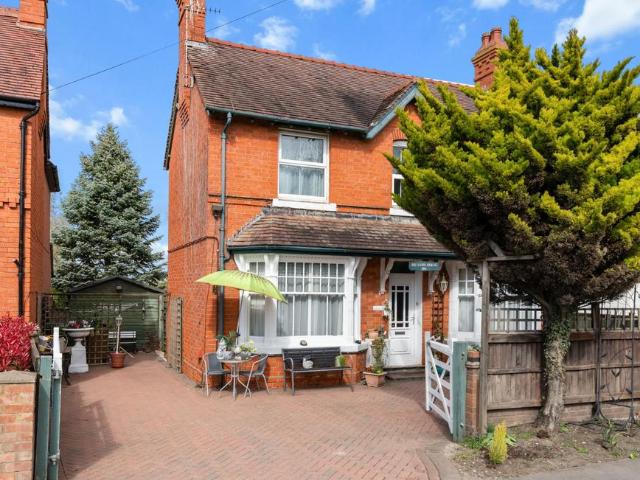 House for sale in Crookhill, Worcestershire