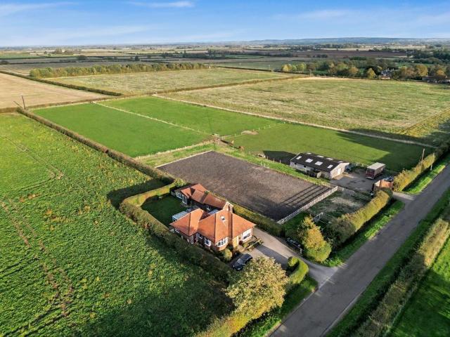 House for sale in Barton In Fabis, East Midlands