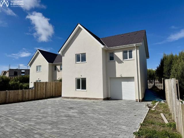 House for sale in Trearddur, Wales