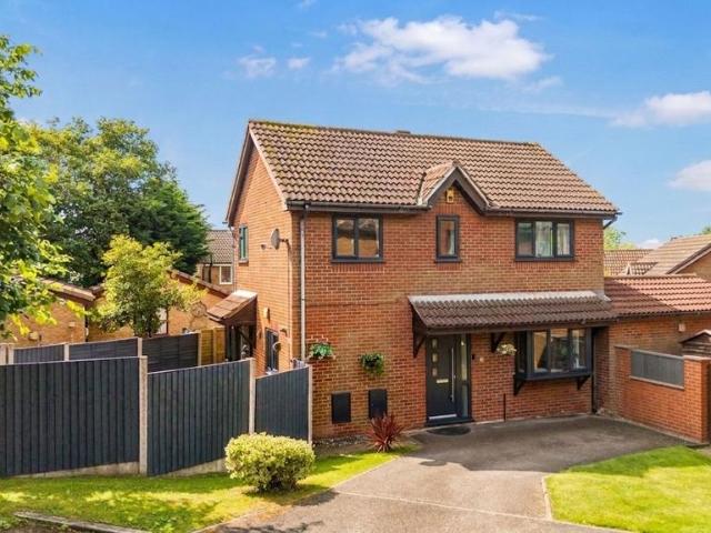 House for sale in Foster's Green, Roby Mill