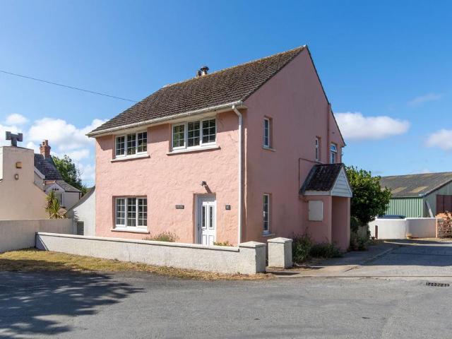 House for sale in Llanrhian, Trefin