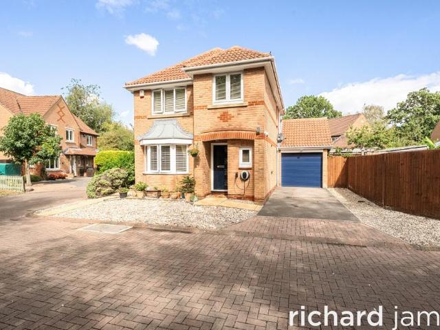 House for sale in Abbey Mead, Swindon