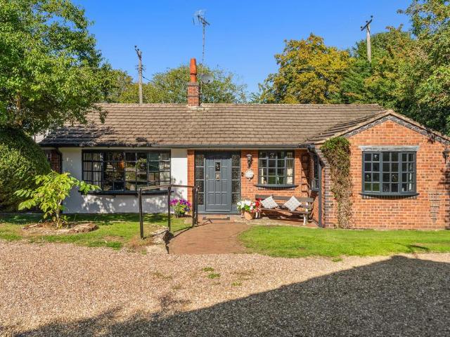 House for sale in Crookhill, Worcestershire