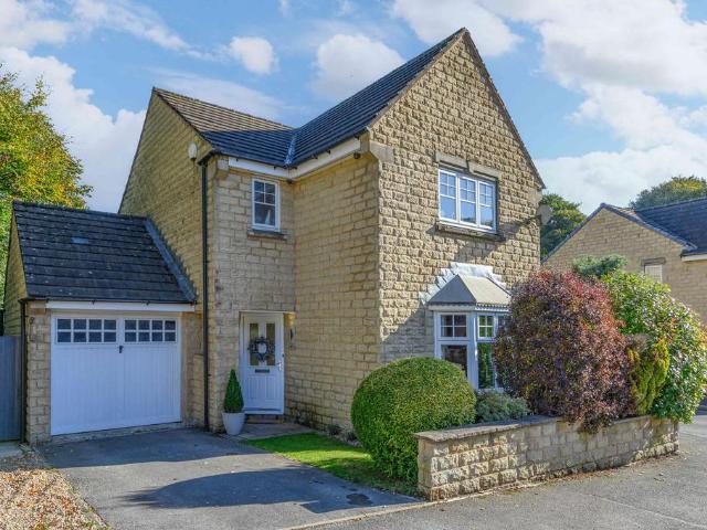House for sale in Westwood Park, West Yorkshire