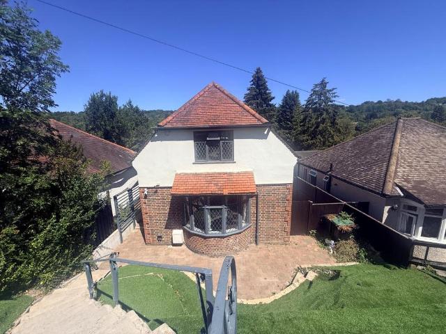 House for sale in London Borough of Croydon, Kenley