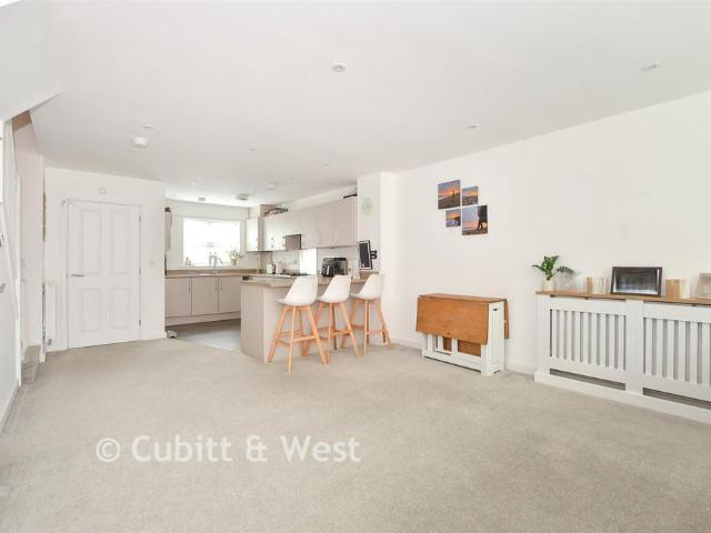 House for sale in World's End, Perryfields