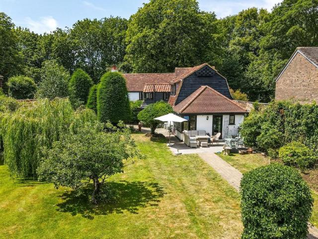 House for sale in Woodmansterne, Red Hill