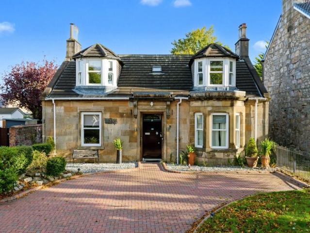 House for sale in Dean Park, Renfrew