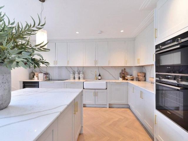 House for sale in Fole, Surrey