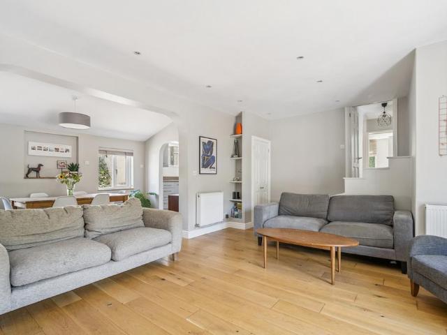 House for sale in Bourne End, Pouchen End