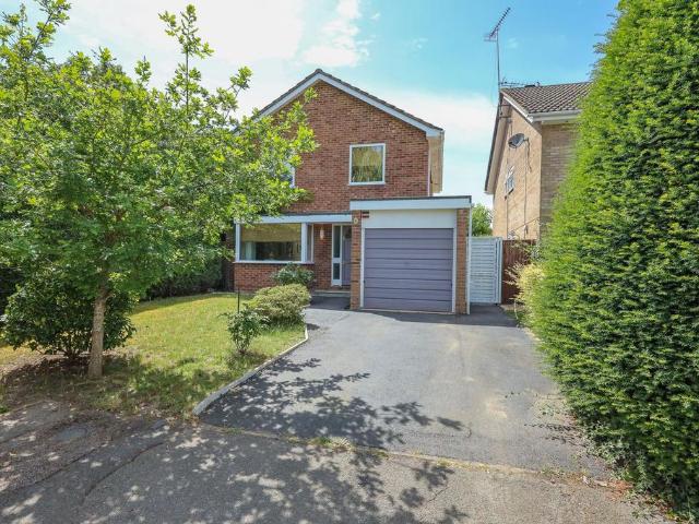 House for sale in Perryfields, West Sussex