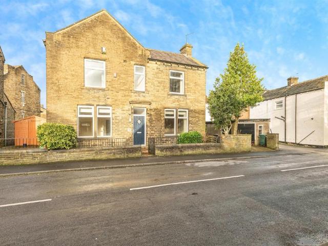 House for sale in Buttershaw, West Yorkshire