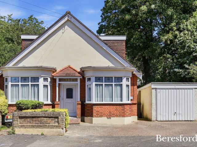House for sale in Navestock Side, Essex