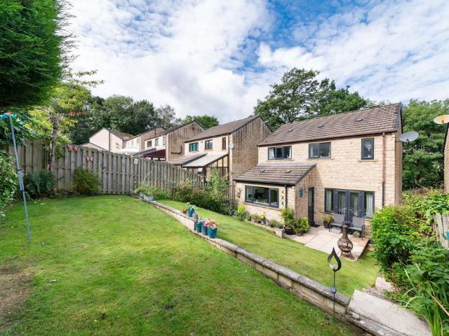 House for sale in Holme Valley, Thongsbridge