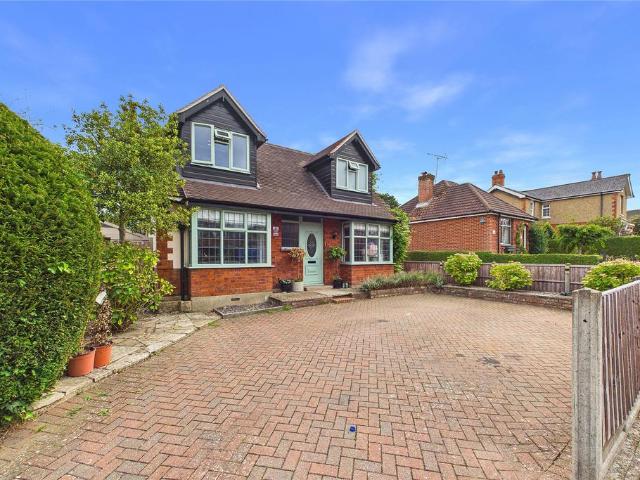 House for sale in Heol-las, Surrey